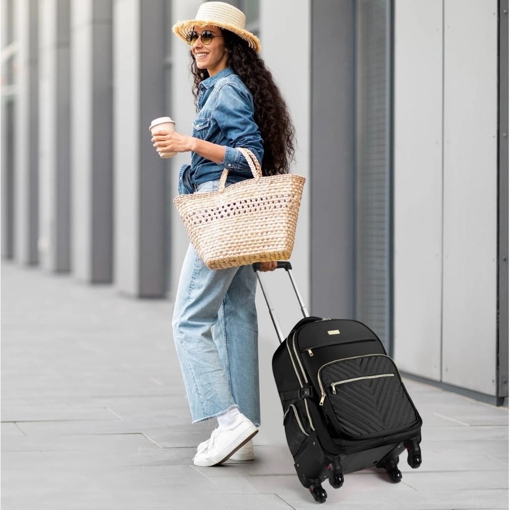 Star Cloud Rolling Backpack Carry On  USB Type-C 21x14x9 Black NWT